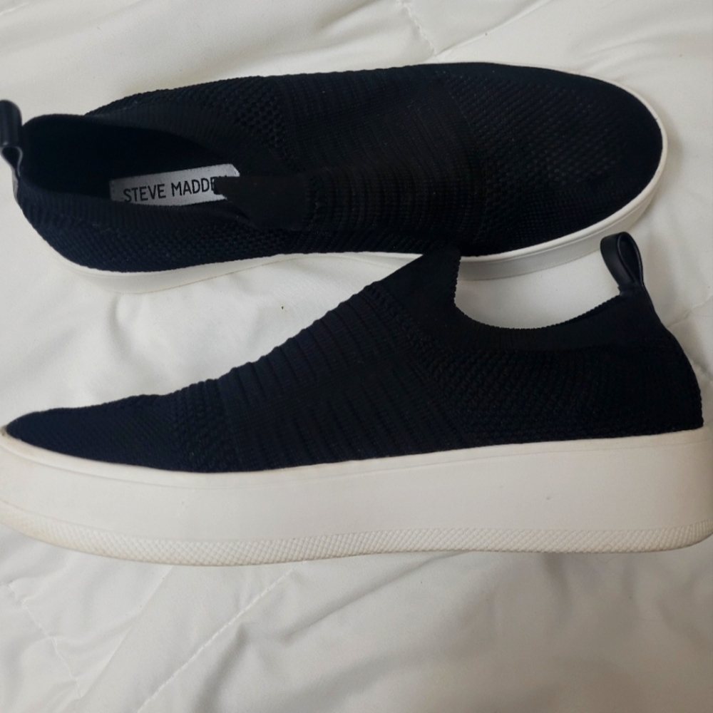 Steven Madden Women's gills sneakers